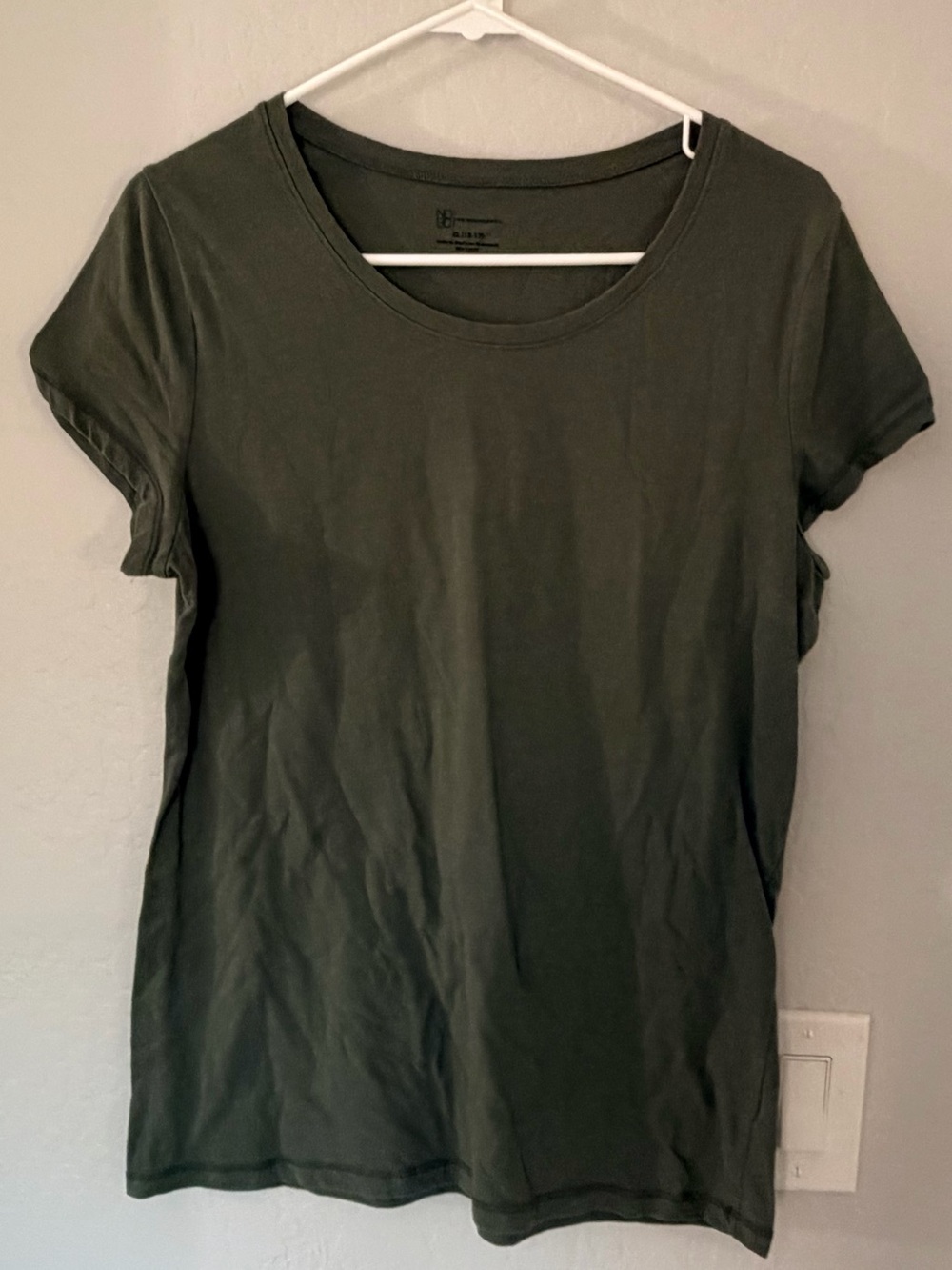 No Boundaries Olive Green Short Sleeve Crew Neck Tee